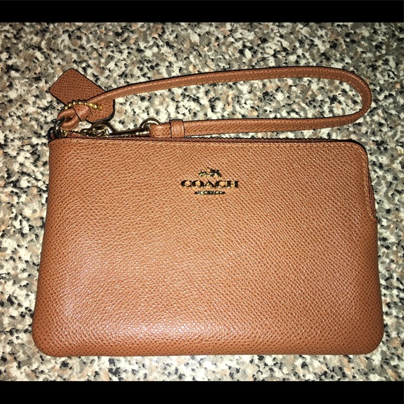 Coach Wristlet Brown - Picture 1 of 7